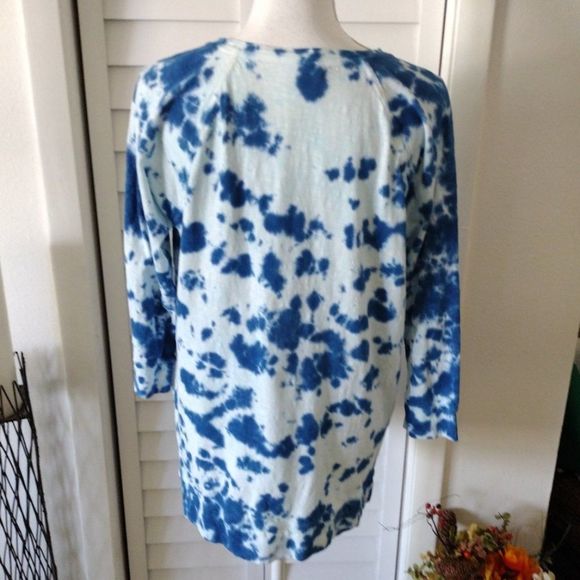 𝅺CHICO'S Weekends tie dye 3/4‎ sleeve top. Sz. 1 (S/8) - Picture 3 of 7